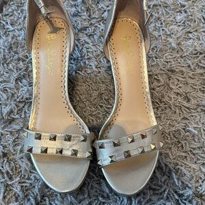 Never worn perfect condition Lilly Pulitzer sandals